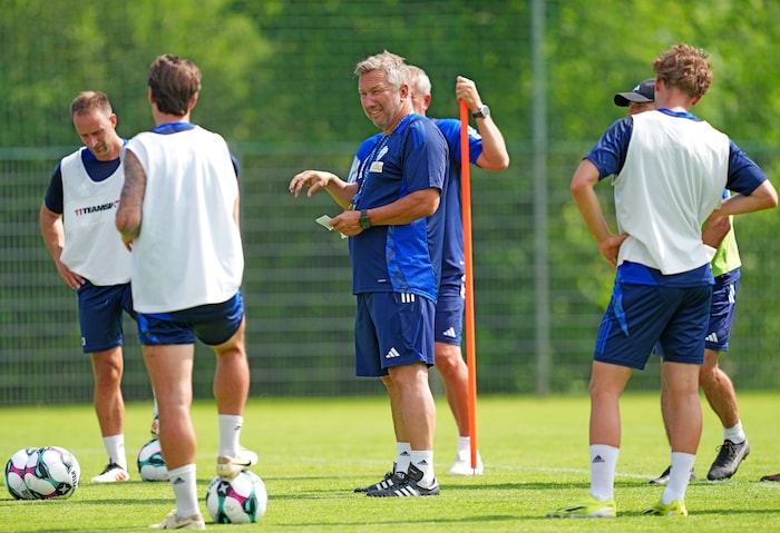 Hartberg-Cheftrainer Manfred Schmid hat noch keine Entscheidung bei der Torhüterfrage gefällt.