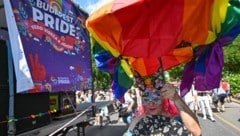 Ein Bild der Pride-Parade in Budapest aus dem Jahr 2023
