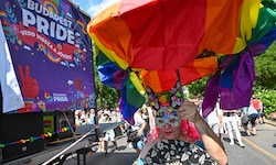 Ein Bild der Pride-Parade in Budapest aus dem Jahr 2023