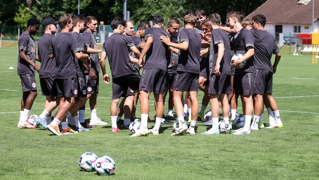Liefering-Trainer Daniel Beichler hat sein Team wieder am Trainingsplatz.