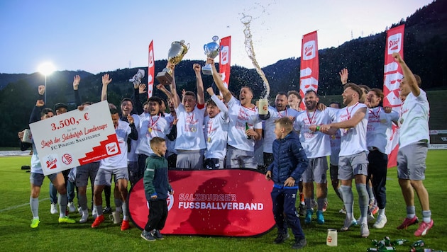 Der FC Pinzgau stemmte in der Vorsaison zum zweiten Mal in Folge den Pokal in die Höhe.