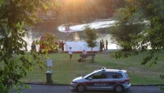 Großeinsatz beim Baggersee in Regau.