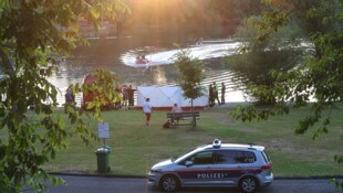 Großeinsatz beim Baggersee in Regau.