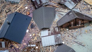 Am 28. Mai stürzten Millionen Kubikmeter Eis, Fels und Geröll ins Tal und begruben das Dorf ...