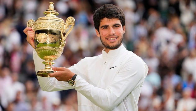Carlos Alcaraz gewann bereits zweimal den Wimbledon-Pokal.