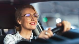 Lange Fahrten verursachen manchmal Augenprobleme.