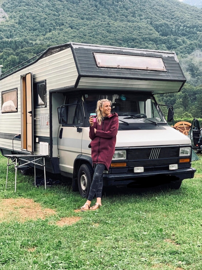 Roadtrip durch Slowenien: Hier in Bovec an der Soča mit unserem Wohnmobil „Freddie“.