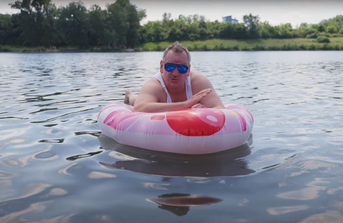 Romantic Slivo macht „Holiday“ in Wien .... an der Alten Donau