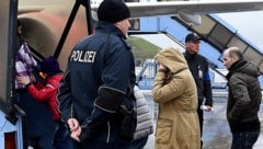 Abgelehnte Asylwerber am Münchner Franz-Josef-Strauß-Flughafen