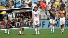 Hängende Köpfe bei den Bayern – nicht nur wegen der Niederlage. Heiß war‘s, den Ersatzspielern ...