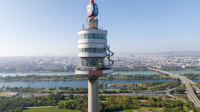 Das Büro von Roman Bauer befindet sich in 252 Meter Höhe.