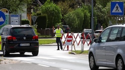 Bilder wie diese, wo Urlauber durch den Ort Kuchl fahren, sollen vermieden werden.