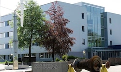 Die HTL Vöcklabruck, Ort des Schreckens für einen 15-Jährigen der hier über Monate Opfer von ...