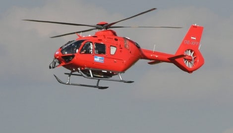 Die Frau wurde mit dem Hubschrauber ins Krankenhaus geflogen (Symbolbild).