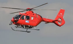 Die Frau wurde mit dem Hubschrauber ins Krankenhaus geflogen (Symbolbild).