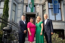 „Steiermark-Abend“ in Brüssel (v. l.): der österreichische Botschafter Jürgen Meindl, die ...