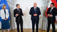 Von links: Außenministerin Beate Meinl-Reisinger (NEOS), der Generaldirektor der in Wien ...