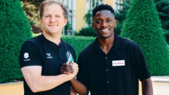 Kingstone Mutandwa (li.) wechselt nach Ried.