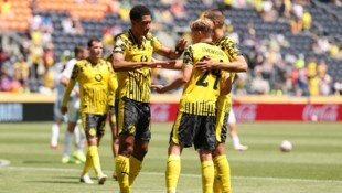Dortmund jubelt über Pflichtsieg.