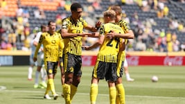 Dortmund jubelt über Pflichtsieg.
