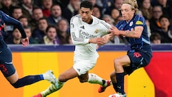 Bidstrup (re. gegen Reals Bellingham) traf beim 1:5 im Bernabeu.