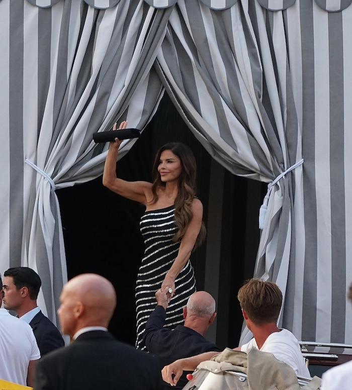 Lauren Sánchez zeigte sich im glitzernden Designer-Kleid am ersten Abend ihres ...