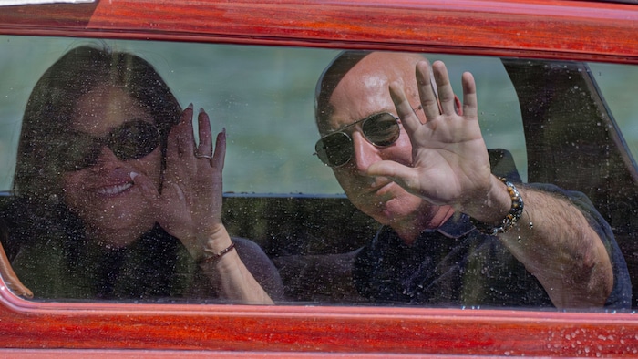 Lauren Sánchez und Jeff Bezos bei ihrer Ankunft in Venedig