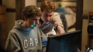 Jesse Eisenberg (links) spielte in „The Social Network“ den jungen Mark Zuckerberg.
