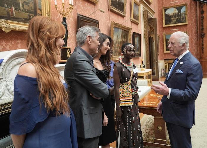 Das Paar unterhielt sich angeregt mit König Charles.