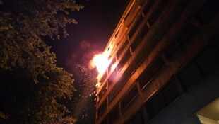 Eine Zigarette auf deer Couch war Ursache des Brandes. 