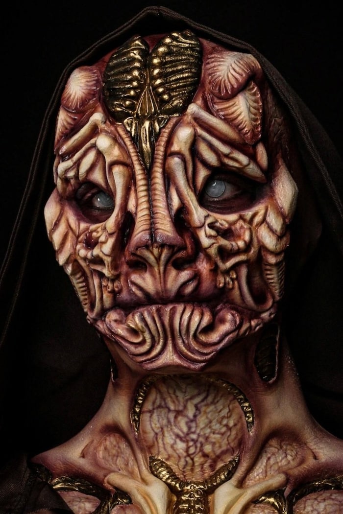 An der Cinema Make-up-School in Los Angeles lernte sie auch, diese Monster zu erschaffen.