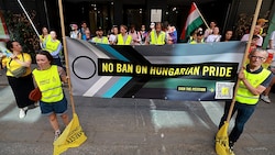 Internationale Aktivisten – darunter auch zahlreiche EU-Abgeordnete – protestieren gegen das ...