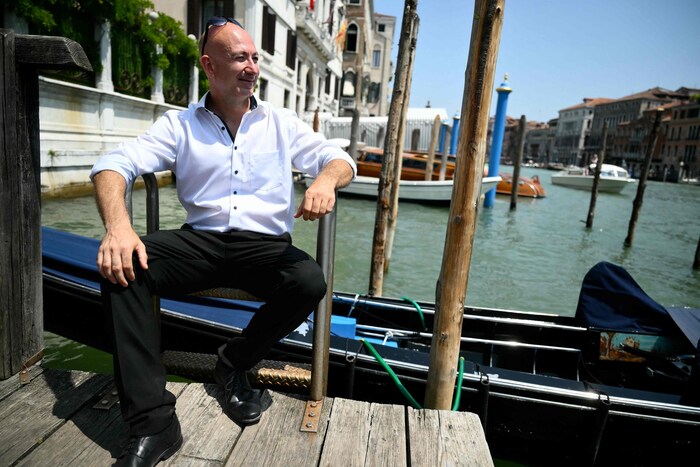 Cagdas Halicilar posiert gerne mit Urlaubern in Venedig, die Enttäuschung, dass er nicht der ...