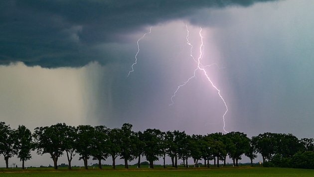 Hagel, Sturm und Regen sind für Sonntagnachmittag prognostiziert.