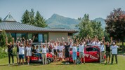 Die Mitarbeiter von Kitzbühel Tourismus jubeln über die bereits zweite Auszeichnung für den ...