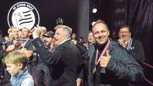Geschäftsführer Thomas Tebbich (re.) bekommt Besuch von der UEFA.