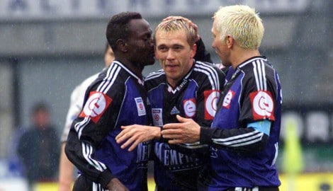 Ein Bild aus alten Zeiten: Der nunmehrige Hartberg-Cheftrainer Manfred Schmid (im Bild blondiert ...