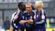 Ein Bild aus alten Zeiten: Der nunmehrige Hartberg-Cheftrainer Manfred Schmid (im Bild blondiert ...
