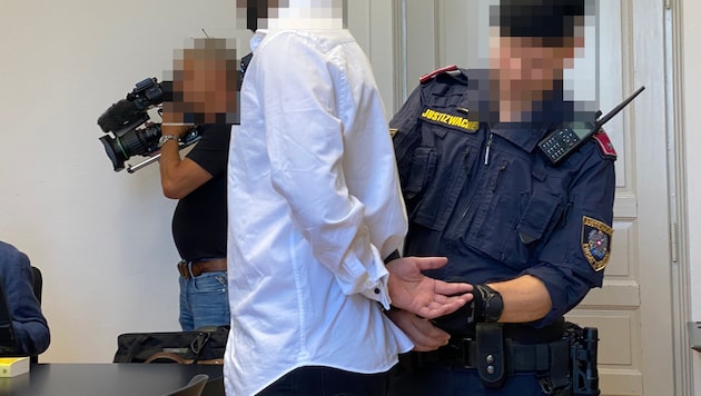 Der Angeklagte musste am Donnerstag vor Gericht in Feldkirch aussagen – er bestritt die gegen ...