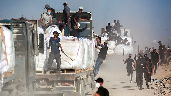 Ein Lastwagen mit Hilfsgütern im Gazastreifen –bislang wurden Hunderte Hilfe suchende Zivilisten ...