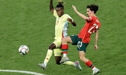 Nico Williams (li.) steht im Fokus des FC Barcelona.