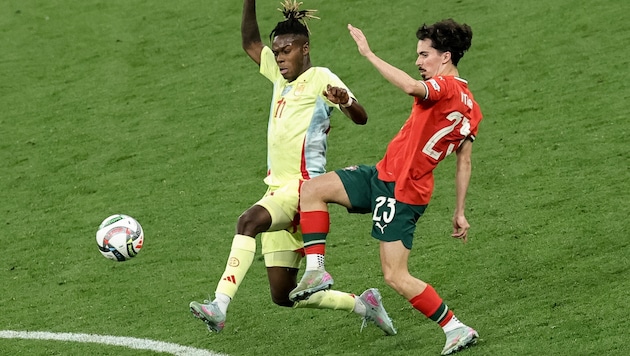 Nico Williams (li.) steht im Fokus des FC Barcelona.