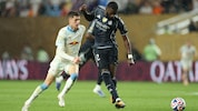 Salzburg (li. Petar Ratkov im Duell mit Reals Antonio Rüdiger) schied bei der Klub-WM in der ...