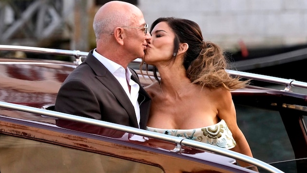 Letzte Woche feierten Bezos und Sánchez ihre pompöse, mit Stars besetzte, Hochzeit in Venedig. ...
