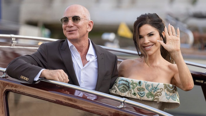Jeff Bezos und Lauren Sánchez auf dem Weg zum Probedinner in die Kirche Madonna dell‘Orto in ...
