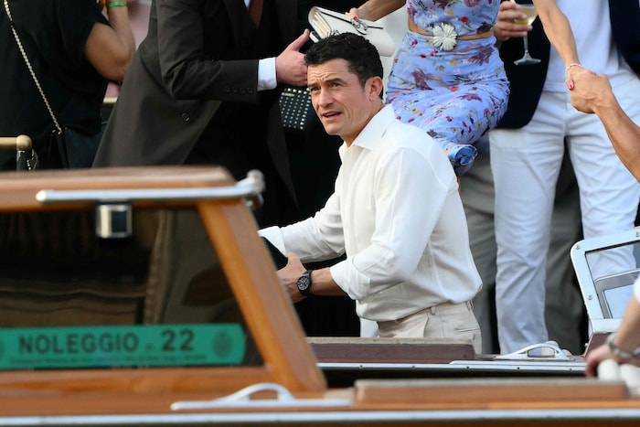 Orlando Bloom schipperte mit Tom Brady zur Bezos-Party.