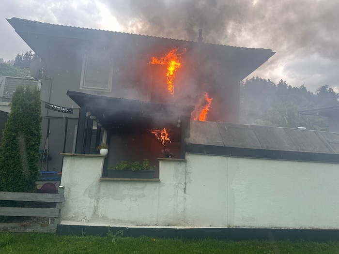 In Wörgl kam es durch einen Blitzschlag zu einem Hausbrand.