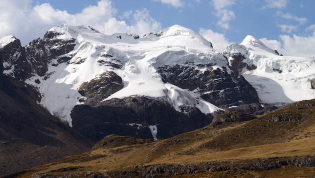 Der Huascaran liegt in der Weißen Kordillere, etwa 400 Kilometer von der Hauptstadt Lima ...