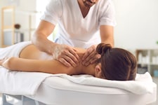 Sigrid Wesiak, selbst Masseurin, fordert klare Antworten zu möglichen Kürzungen