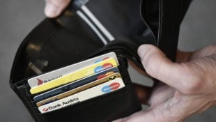 Bei fünf von 16 Filialen einer Linzer Bank in Bayern gibt´s kein Bargeld mehr